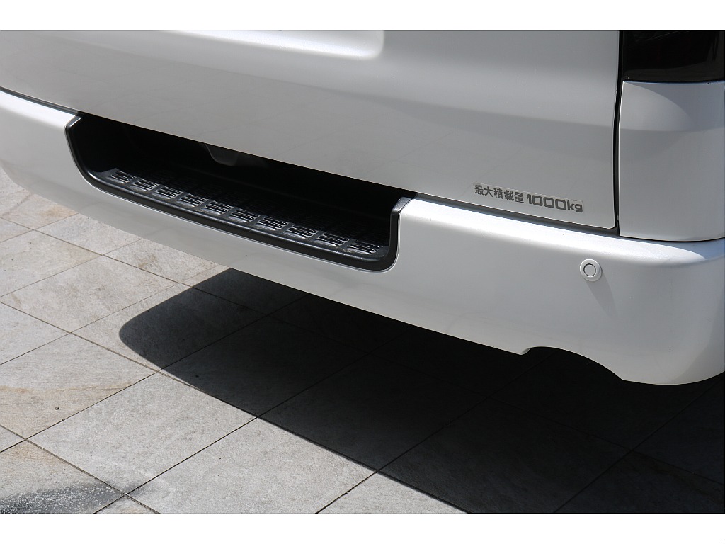 前後コーナーセンサー付き！