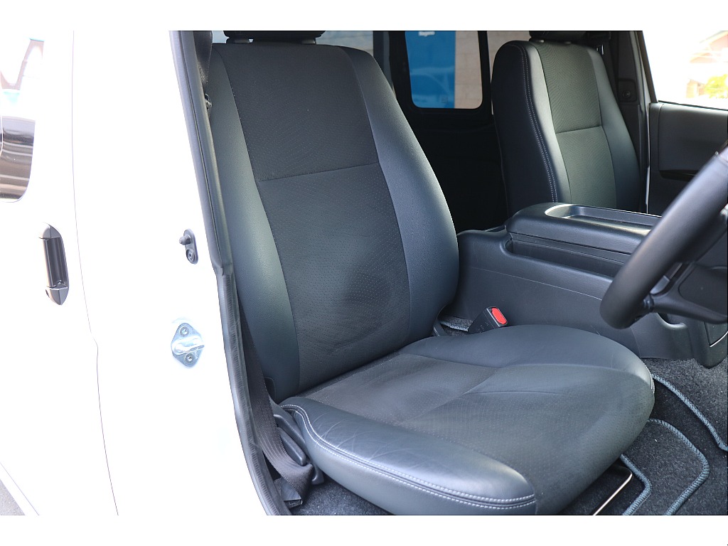 ダークプライムⅡ専用ハーフレザーシート！