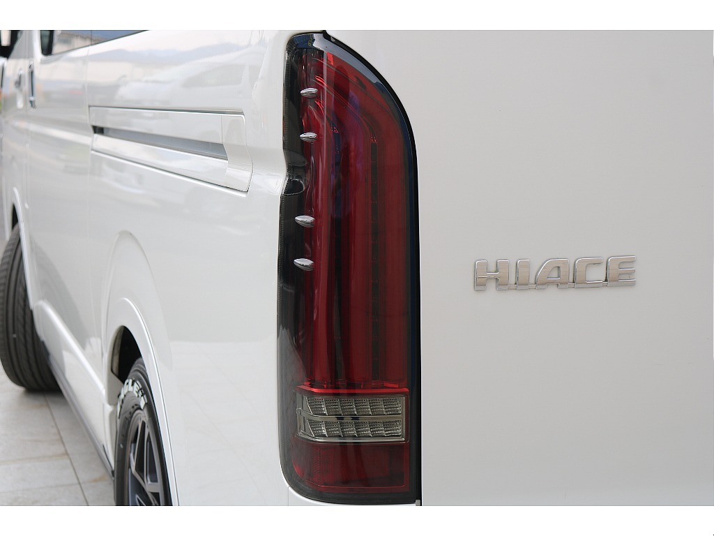 トヨタ ハイエース(17枚目)