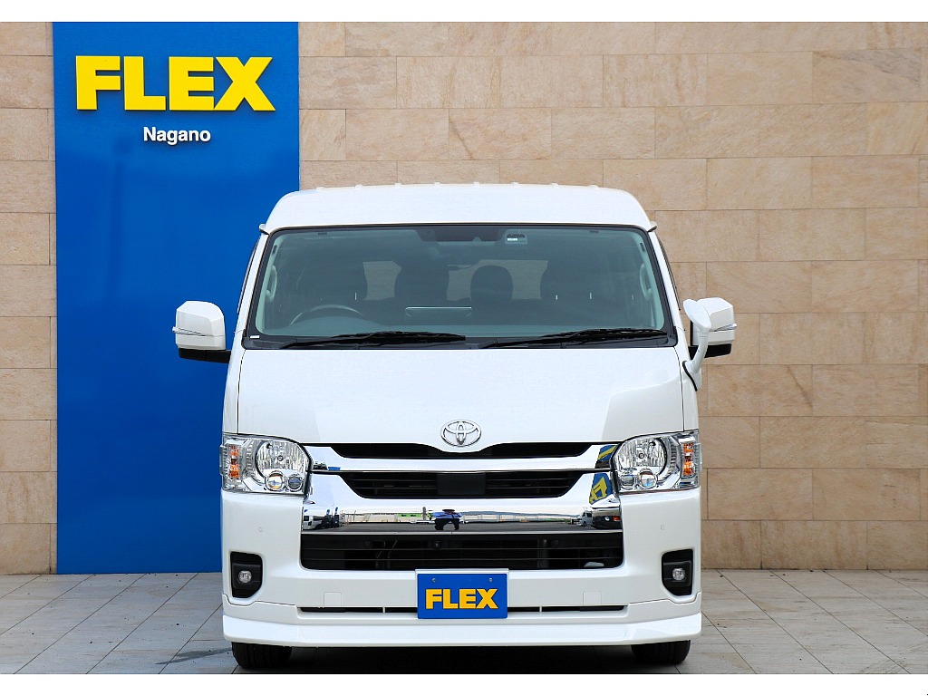 トヨタ ハイエース(4枚目)