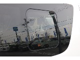 小窓付きサイドガラス！