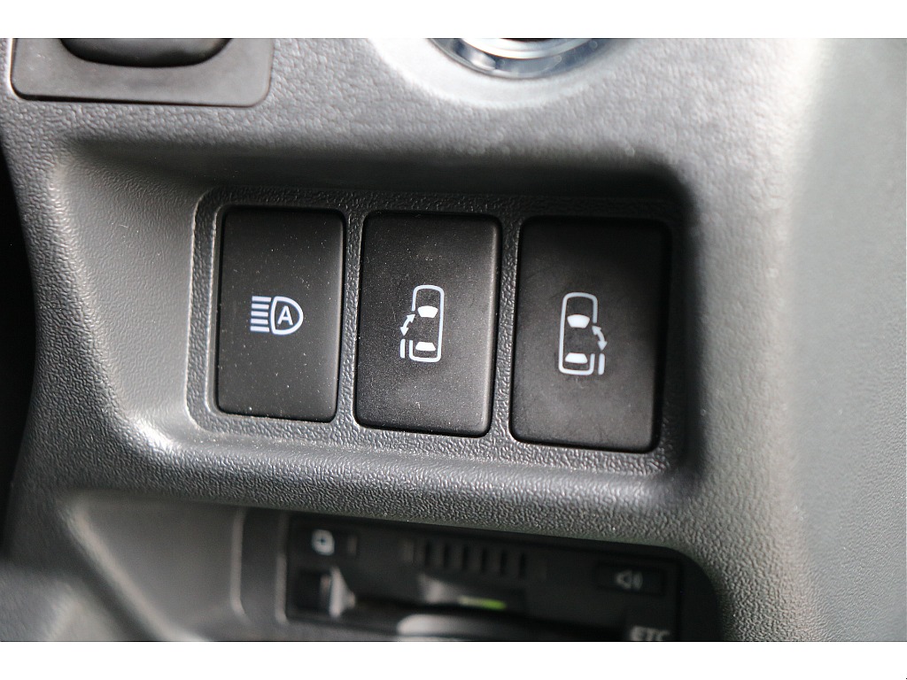 両側パワースライドドア！