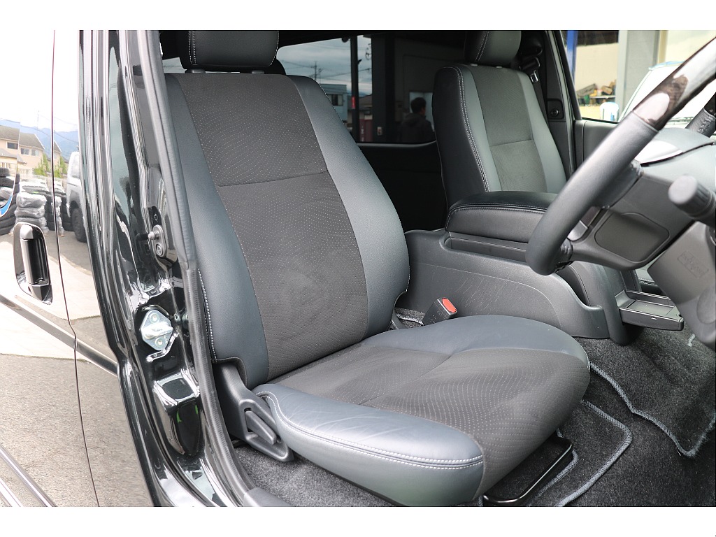 ダークプライムⅡ専用ハーフレザーシート！