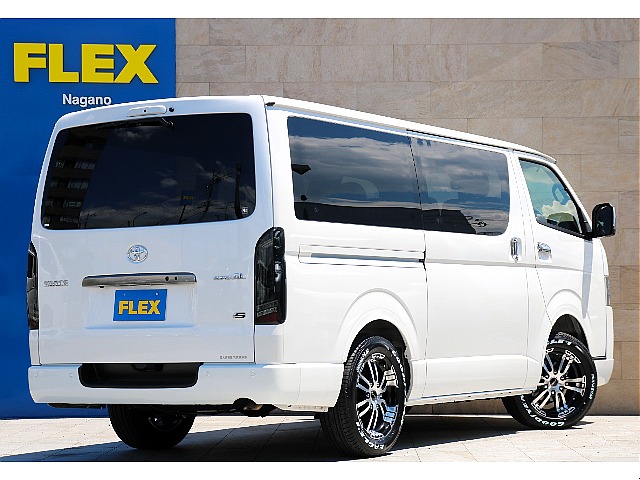 低走行！お得な限定生産車ダークプライムS！