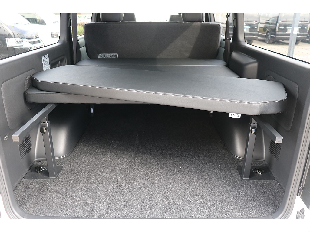 トヨタ&nbsp;ハイエースバン&nbsp;5D2.8DTスーパーGLダークプライムⅡL 4WD&nbsp;BIG-Xナビ、ベッドキット！&nbsp;長野県の詳細画像&nbsp;その17