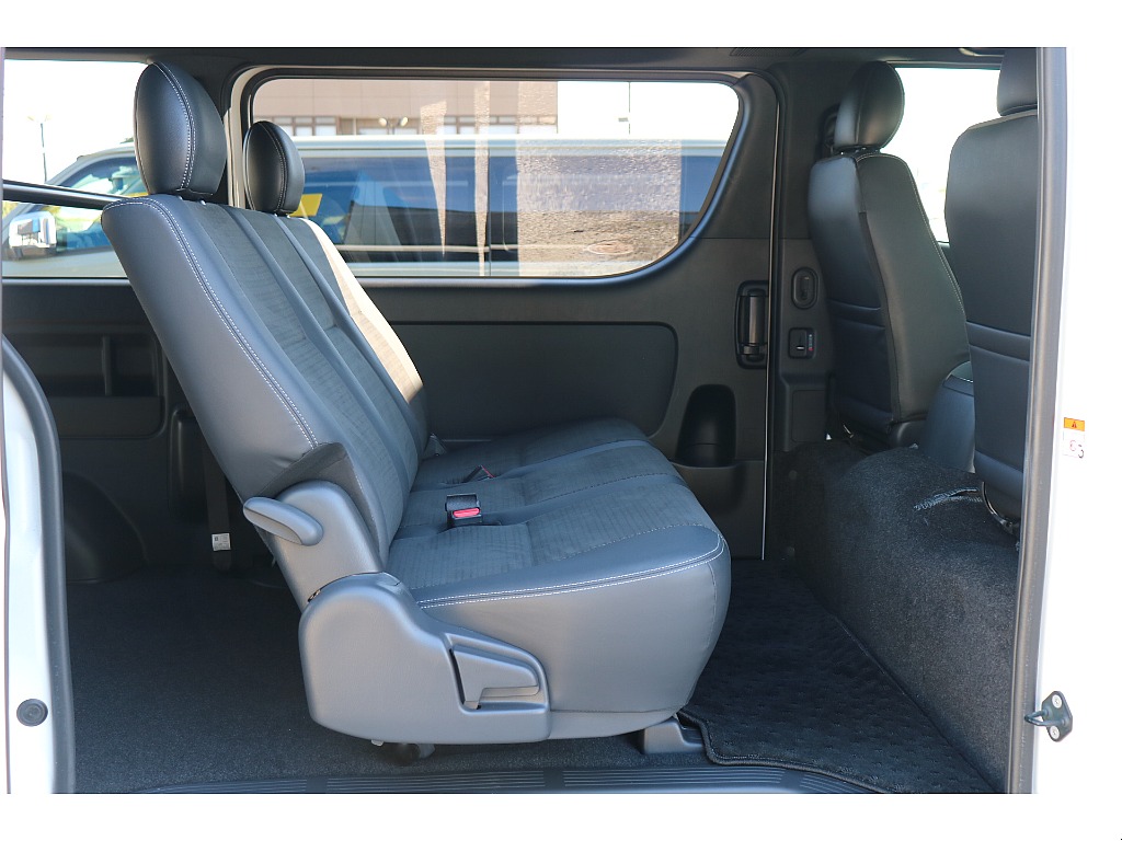 トヨタ&nbsp;ハイエースバン&nbsp;5D2.8DTスーパーGLダークプライムS L 4WD&nbsp;限定生産車ダークプライムS！&nbsp;長野県の詳細画像&nbsp;その13