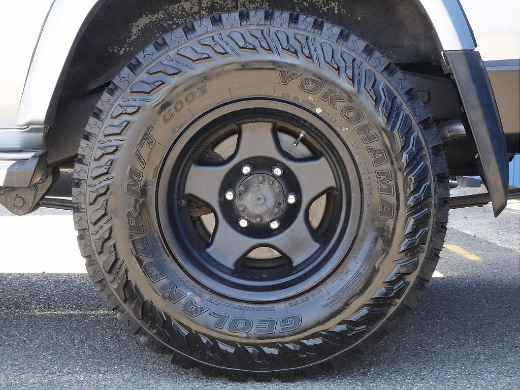 タイヤは新品☆ホイールはブラッドレーV16インチ。