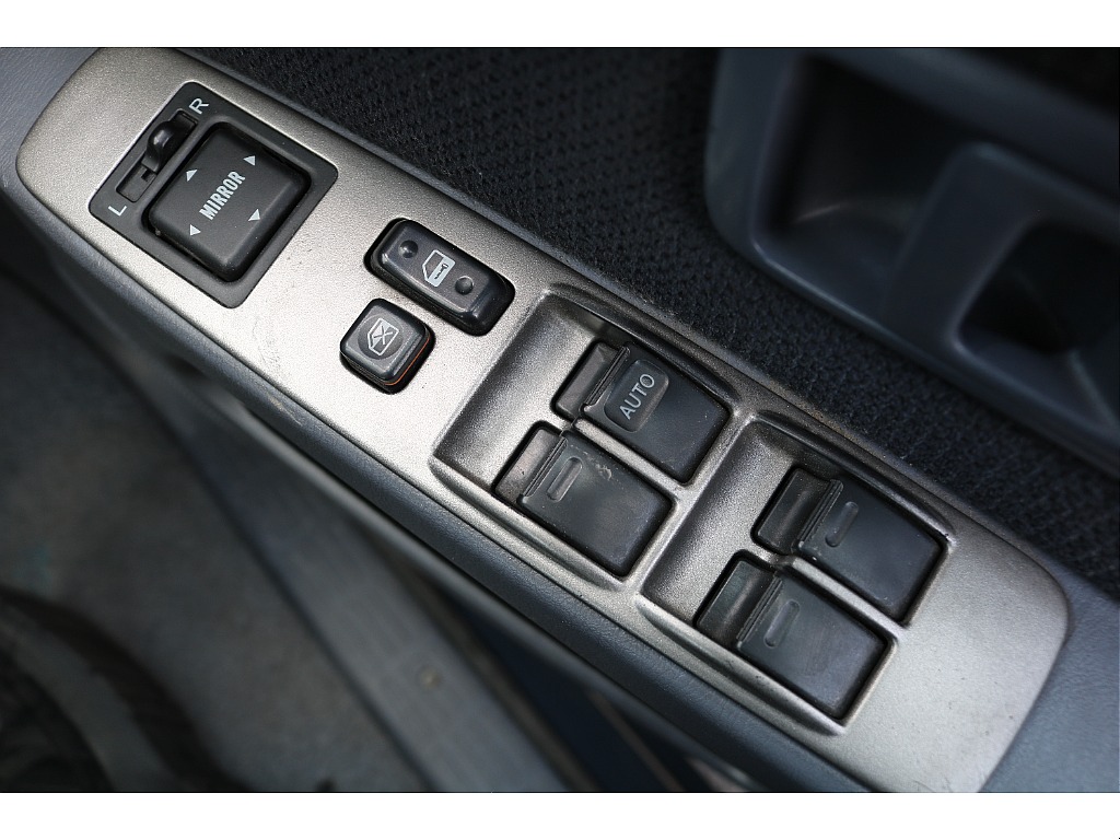 パワーウインドウスイッチ