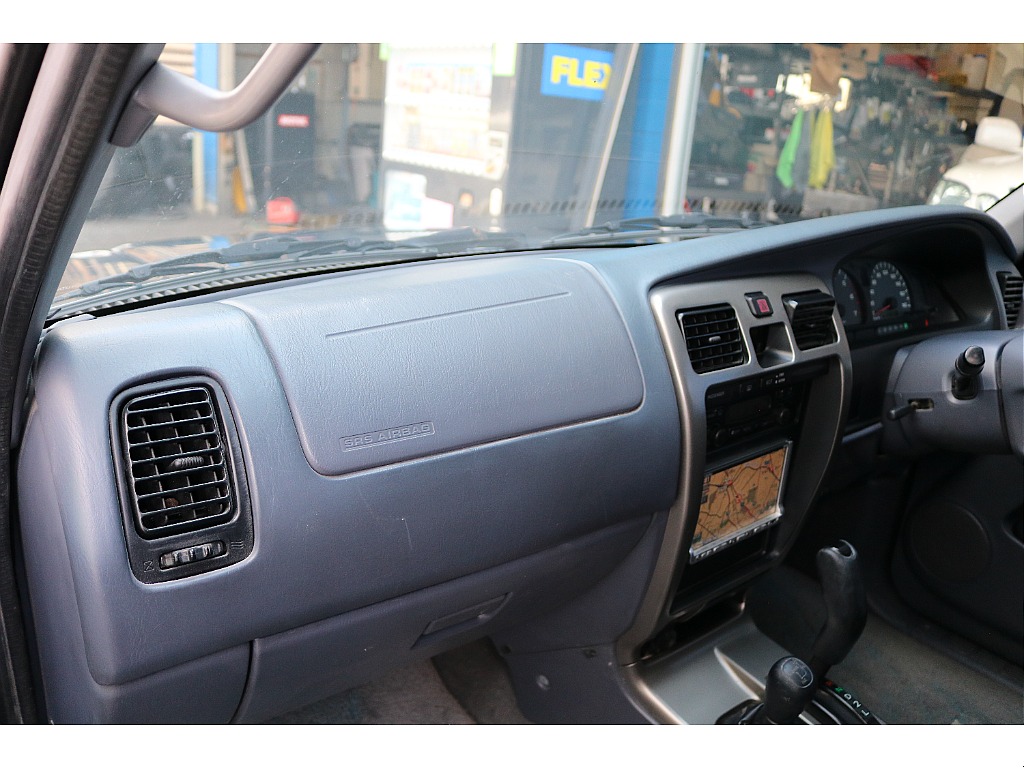 グローブボックス