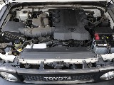 V６　4000CC　ガソリンエンジンになりますので、高速道路での加速やアクセルを踏んだ時のマフラー音は素敵な音色を奏でてくれますよ♪