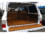 ラゲッジルームには、テントやゴルフバック、BBQ用のコンロなど、いっぱい詰める広さになっております！この空間に自分オリジナルの荷物の積み方で荷物を積むのも楽しいですよ♪