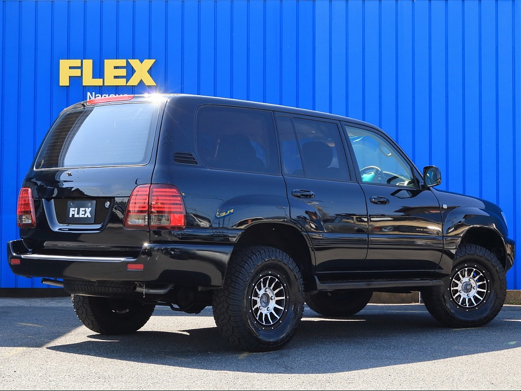 トヨタ ランドクルーザー100(4枚目)