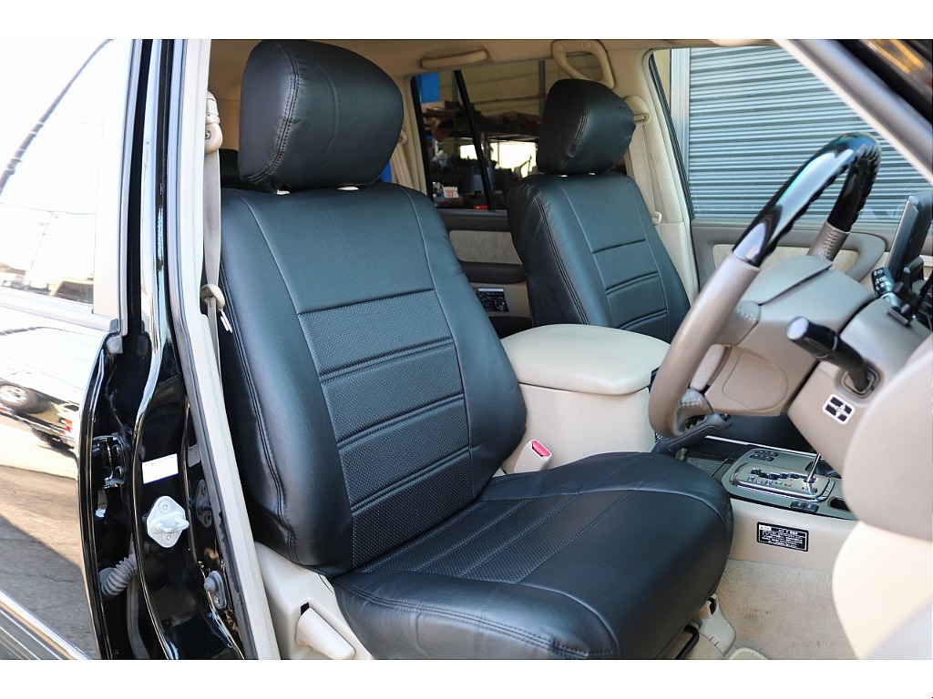 トヨタ ランドクルーザー100(6枚目)