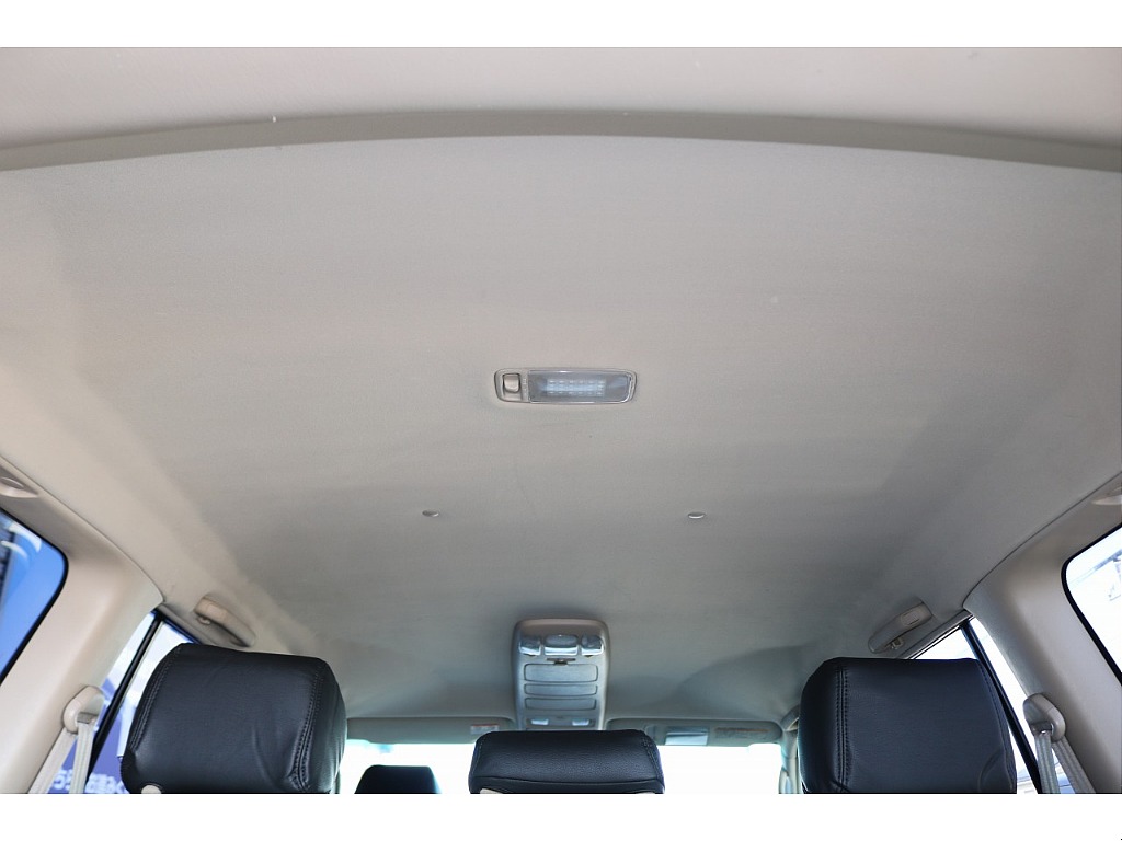 トヨタ ランドクルーザー100(9枚目)