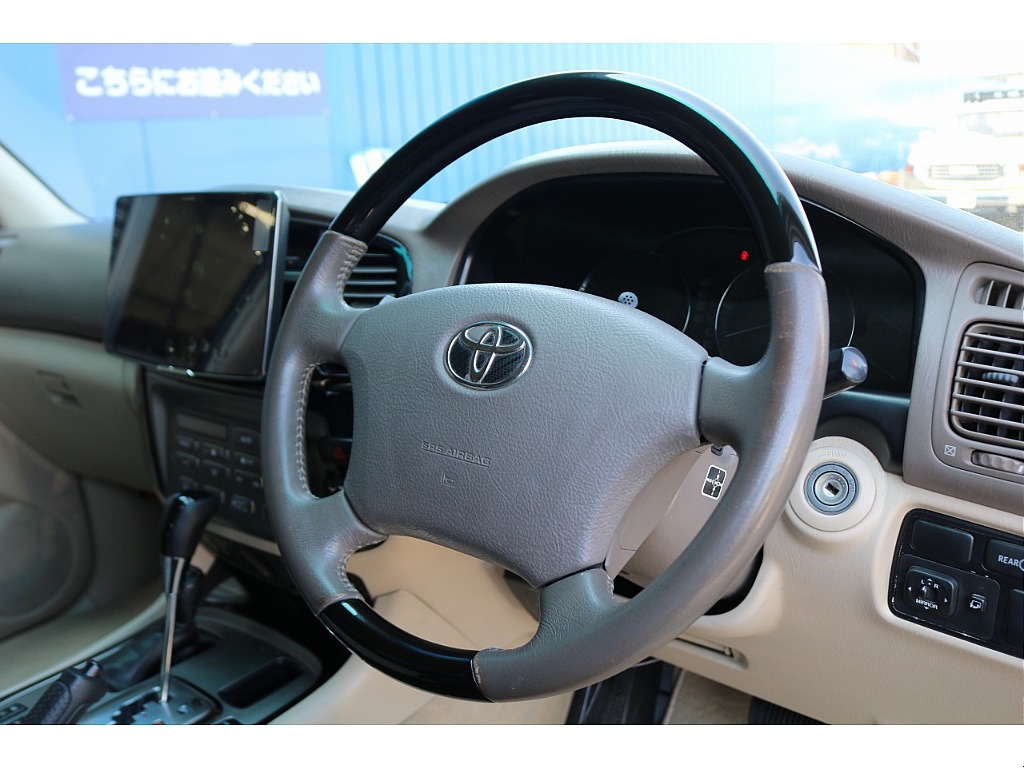 トヨタ ランドクルーザー100(10枚目)