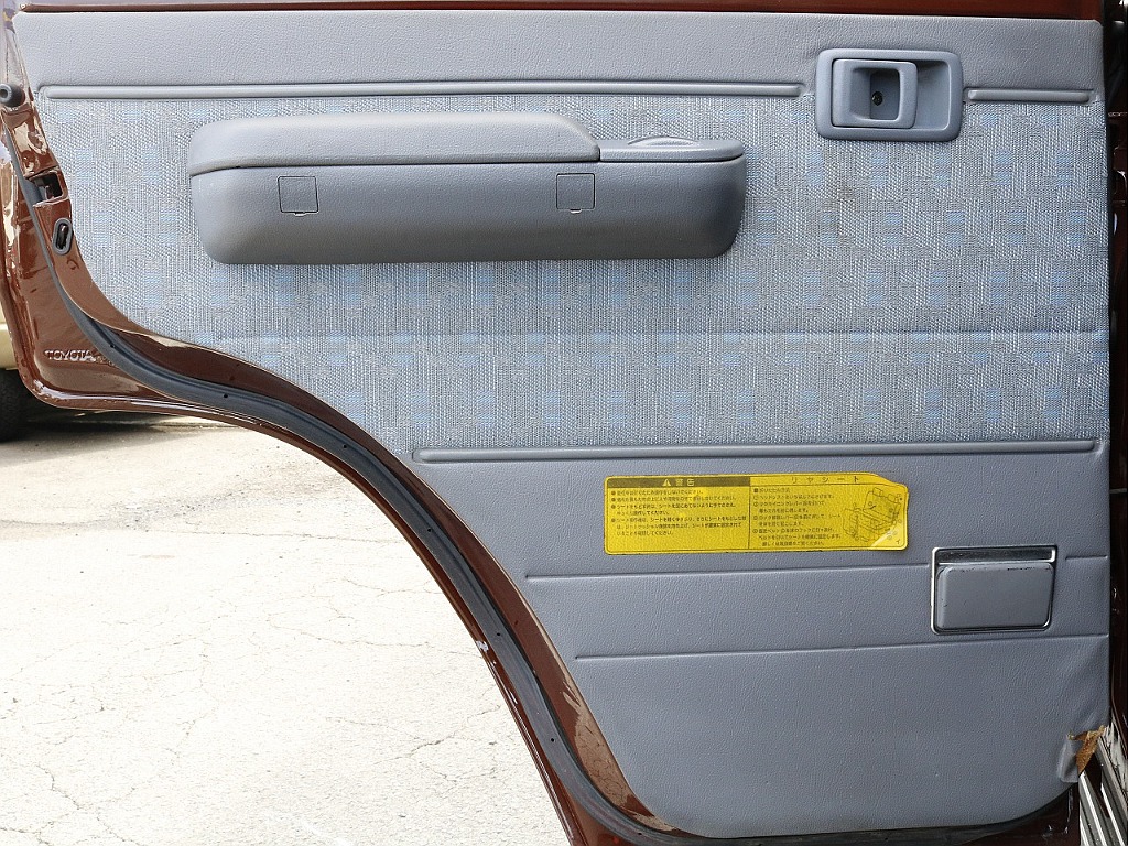 セカンドシートの内張り！