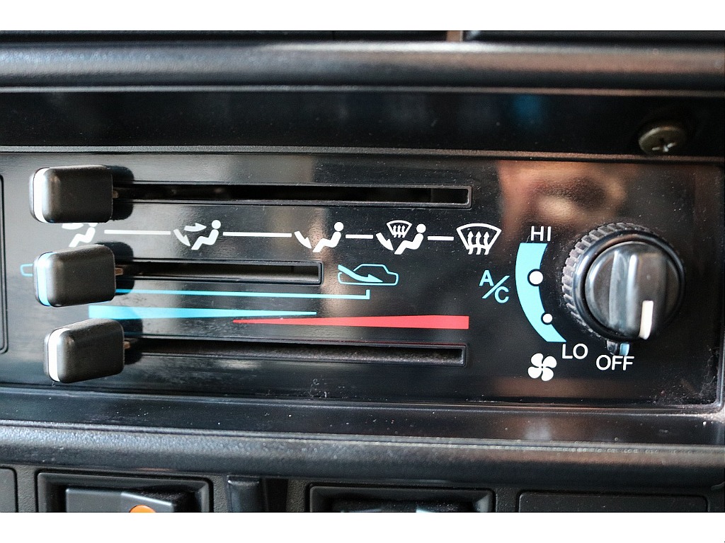 マニュアルエアコン