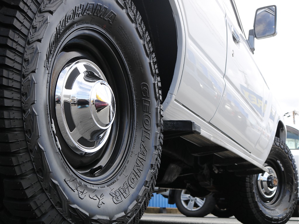 タイヤ・ホイールで全体の印象ガラリと変わります！