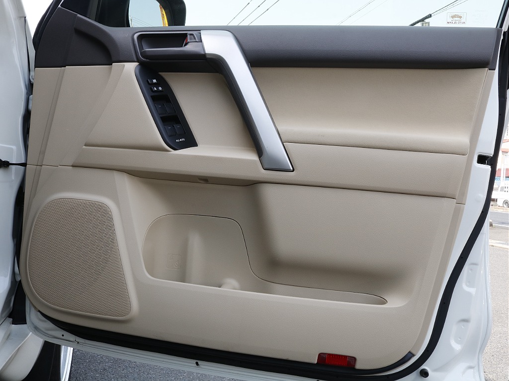 運転席のトリム！