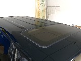 サンルーフからの太陽光により車内が明るくなることで解放感を感じることが出来ます！ルーフラックなどのカスタムも可能になりますのでお気軽にご相談ください！