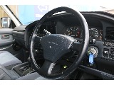 ステアリング交換は当店の得意カスタムになります！老舗メーカーのナルディやモモステアリングなどへの交換も、当店のスタッフは大喜びでやりますので、お気軽にご相談下さい！