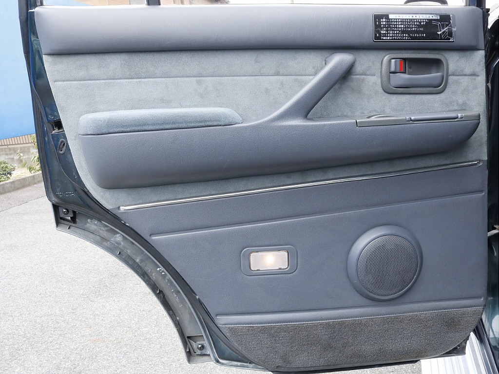 セカンドシート内張り