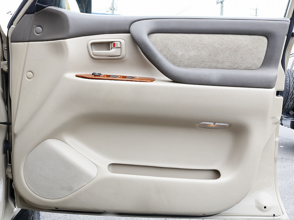 運転席のトリム！