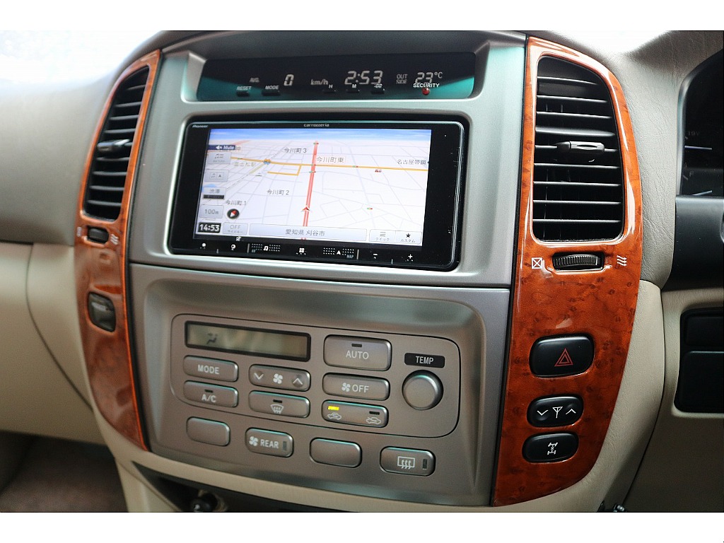 パネル部分は御覧の通りです。