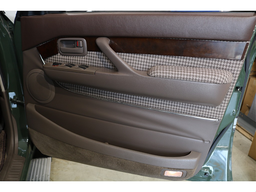 運転席の内張り