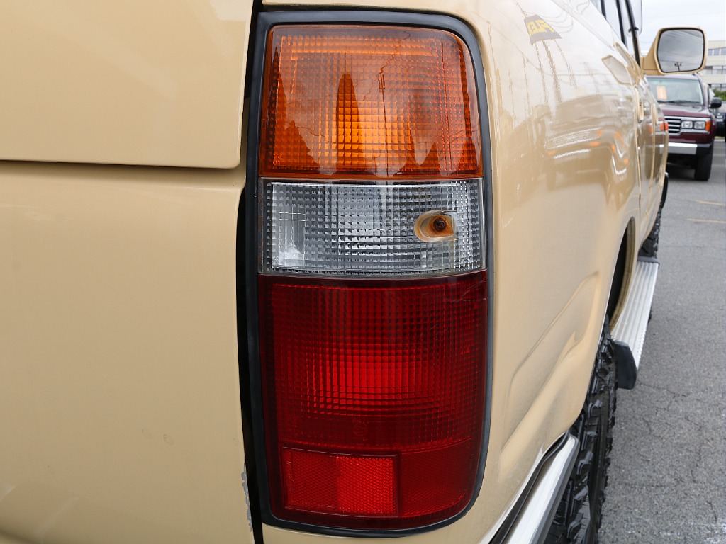 ３色テールランプ