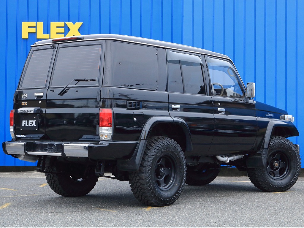 78プラドのリアゲートは、観音扉となります！観音扉のメリットは、少ないスペースで開閉が可能となりますので狭い駐車場でも大活躍します★