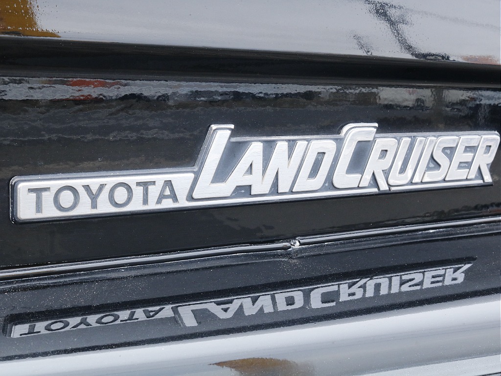 ランドクルーザーエンブレム