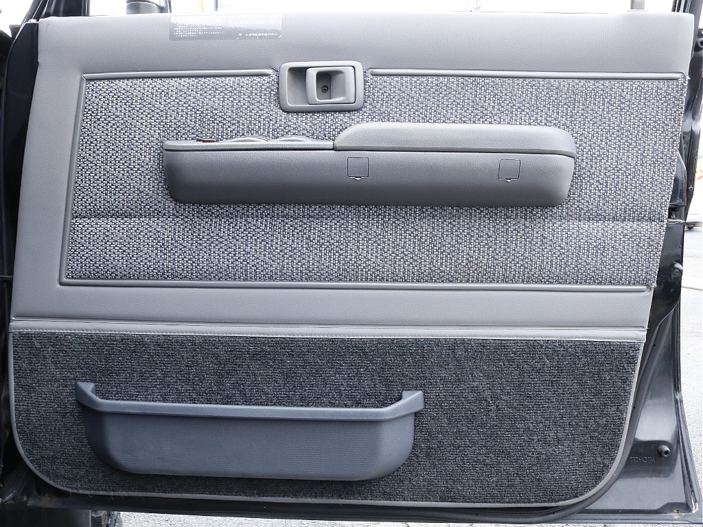 運転席の内張り