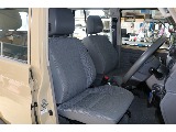 フロントシートは運転席の中でも、滞在時間が多くなりますし、皆さんのことを安全に目的地まで連れていくという重大な任務があります！快適な車内にするため、スタッフが一生懸命サポートします！