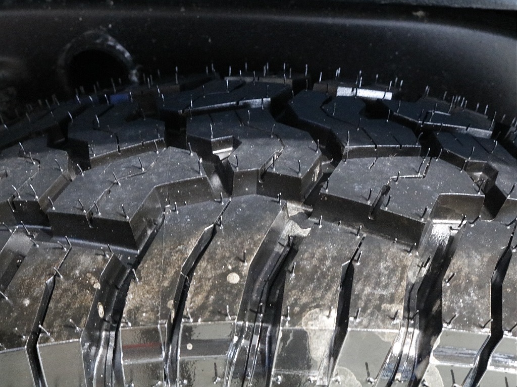 新品タイヤとなります