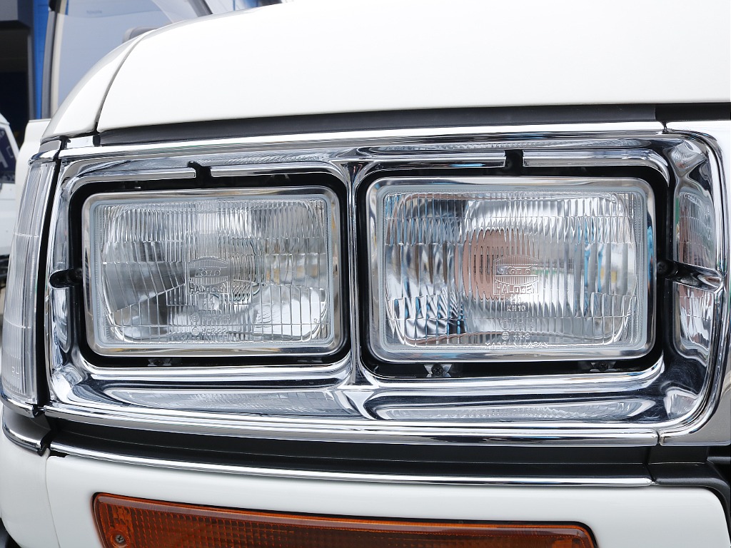 角目四灯に変更も可能です