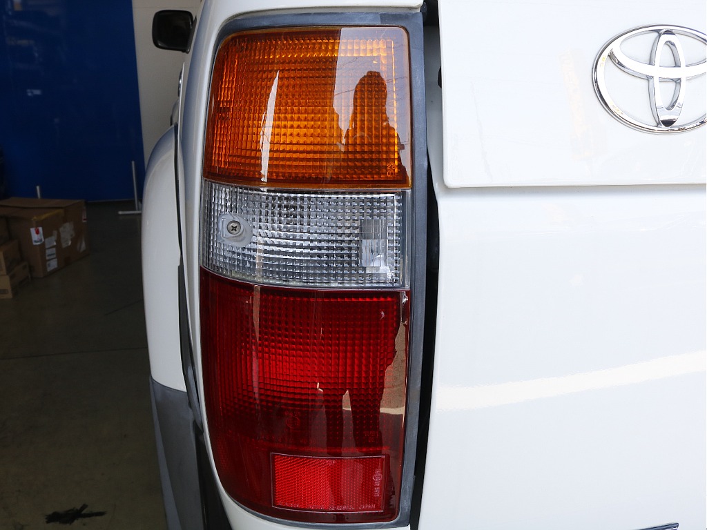 3色テールランプ