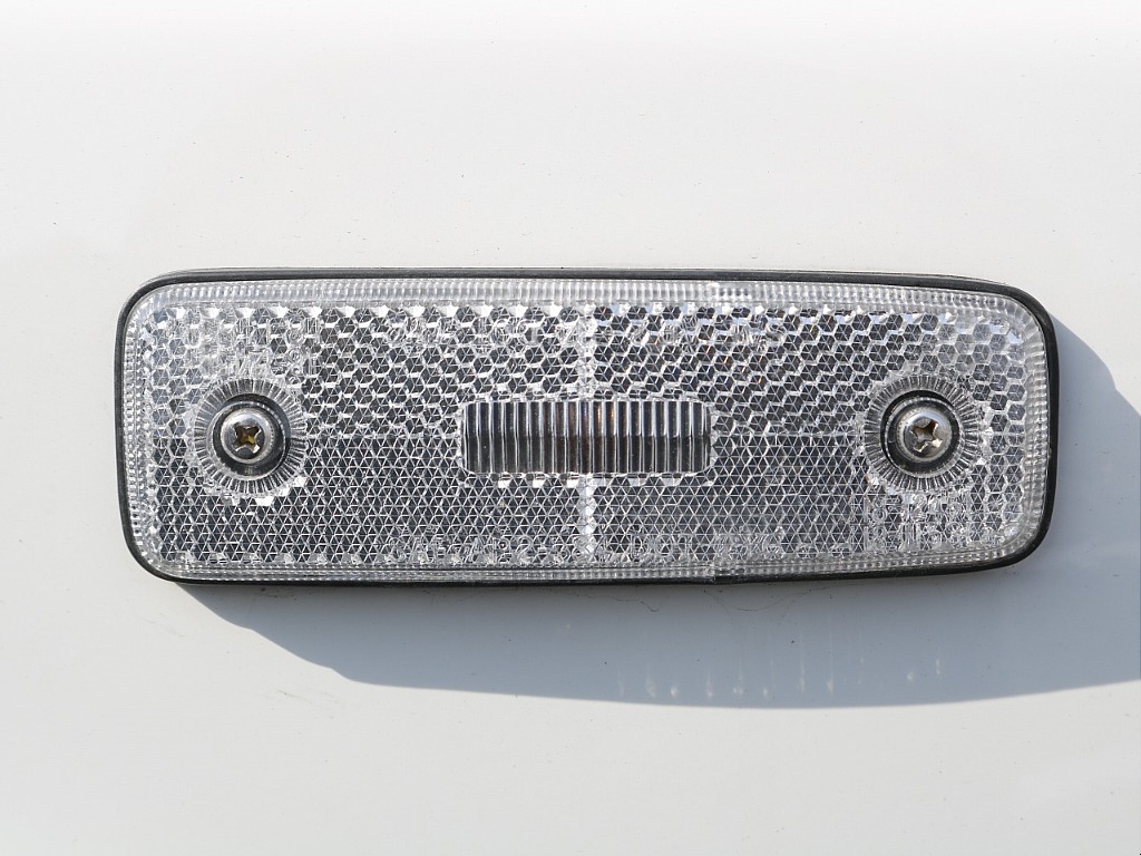 サイドマーカー