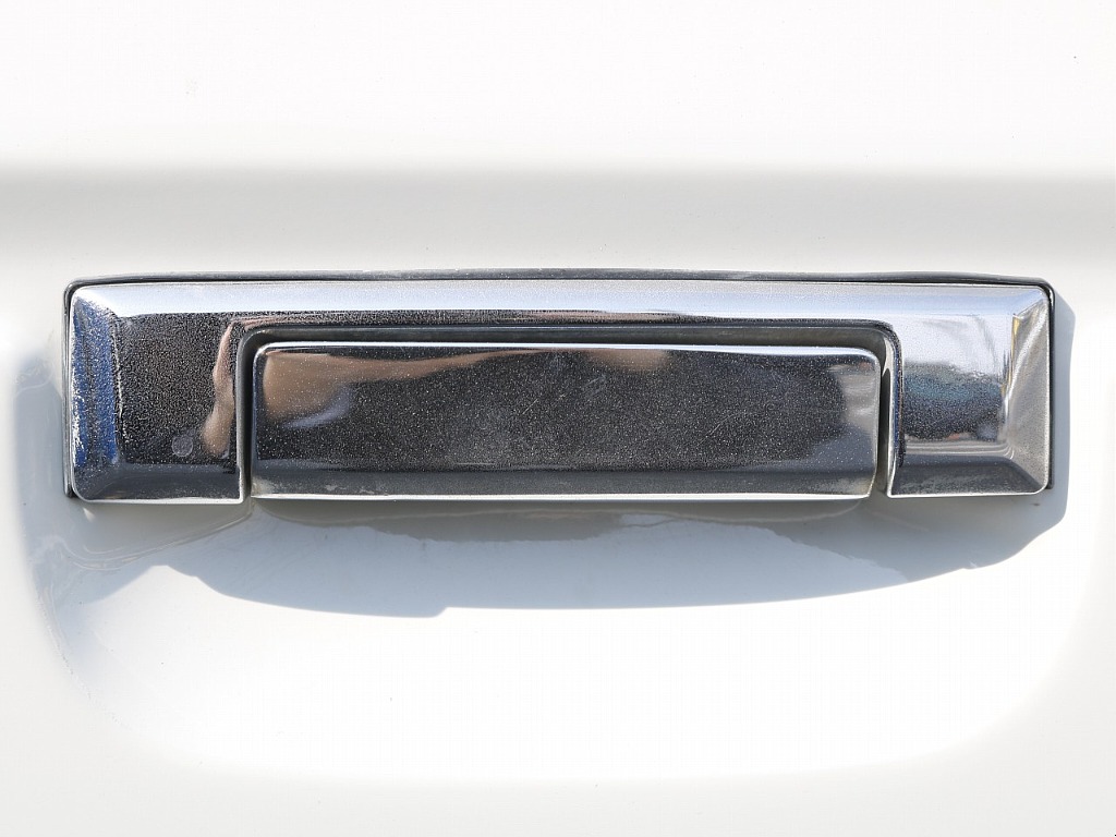 メッキドアハンドル