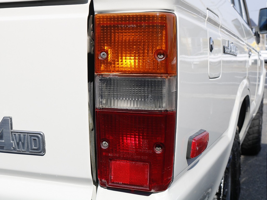 ３色テールランプ