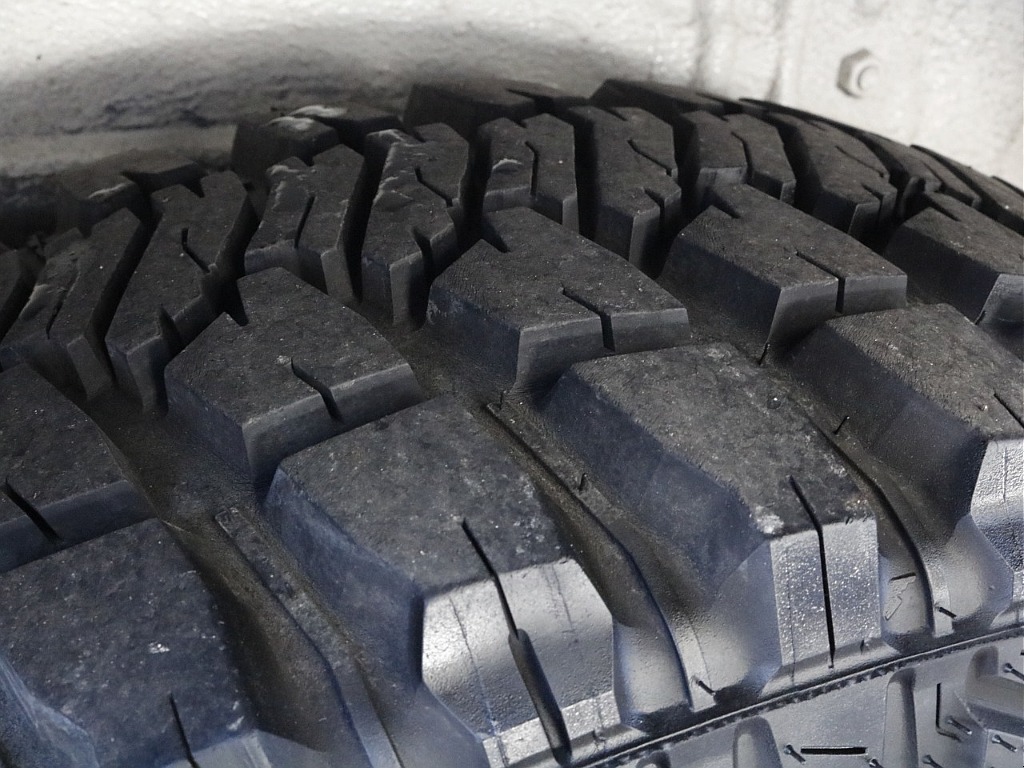 タイヤ溝もバッチリ残っています