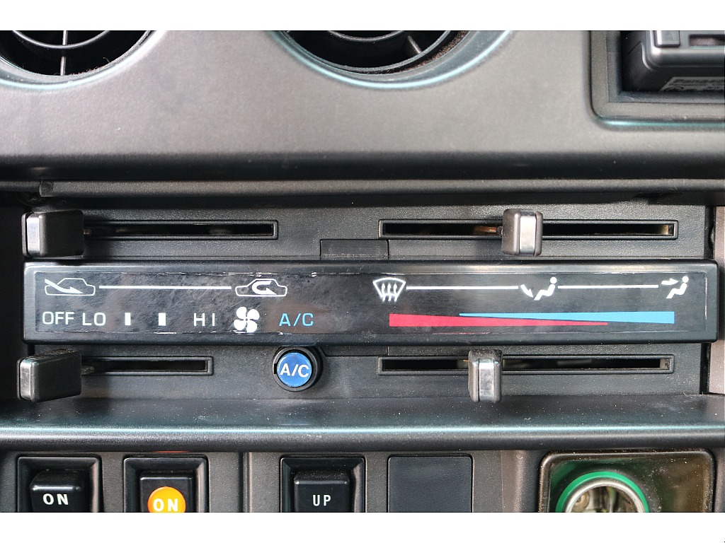 エアコンパネル