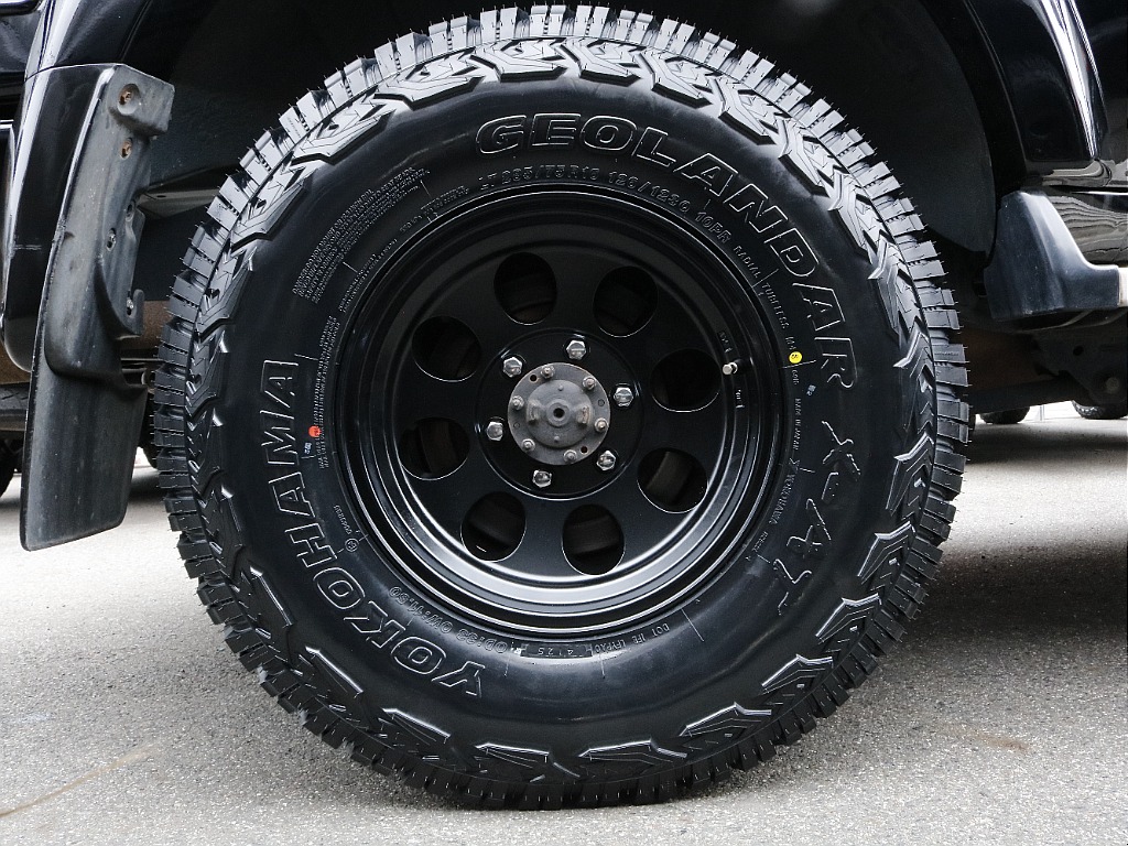 タイヤホイールはジムラインAW