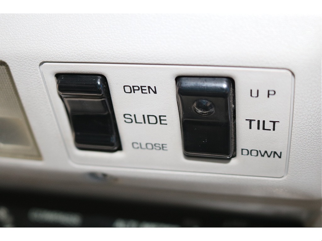 サンルーフ操作部