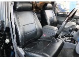 シートカバーカスタム済み！！マットな質感がなんともかっこいいです♪汚れなど簡単に拭き取りができ、メンテナンスも楽々♪