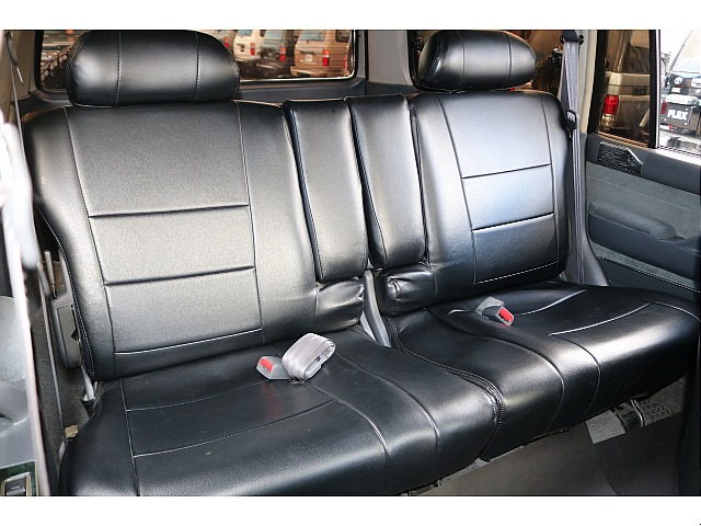 セカンドシートには、チャイルドシートの取り付けも可能です！小さいお子様がいるご家族でも、ファミリーカーとしてご利用出来ます♪