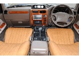 レトロなこの感じが良い味を出してオシャレです！運転席や助手席はお車の中でも、こだわって良い場所だと思います！
