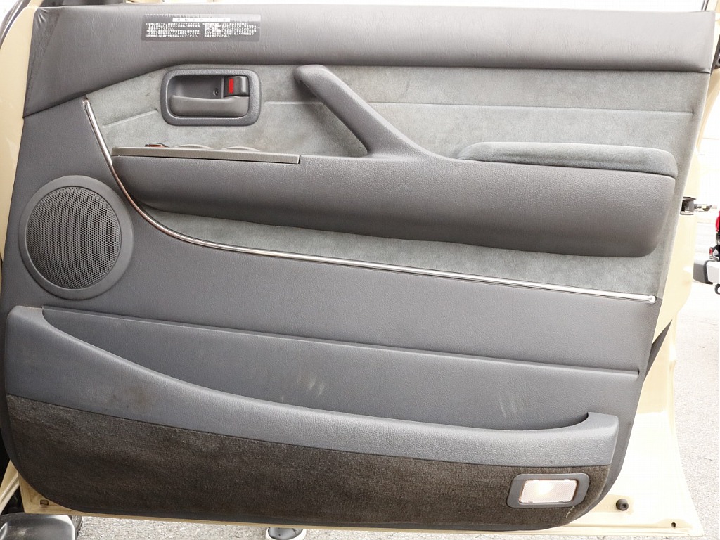 運転席の内張り