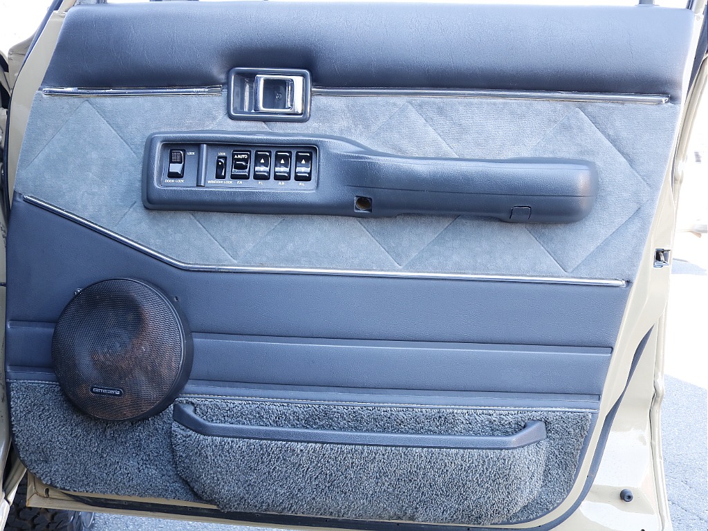 運転席の内張り