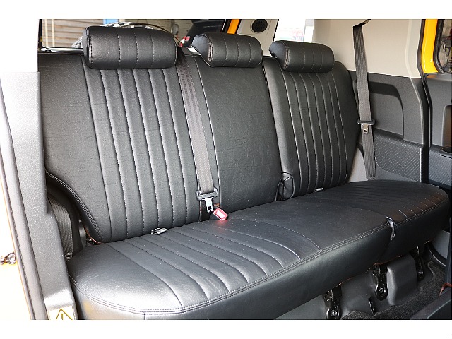 セカンドシートには、チャイルドシートの取り付けも可能です！小さいお子様がいるご家族でも、ファミリーカーとしてご利用出来ます♪